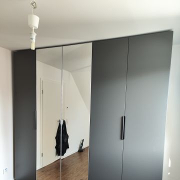 Oleksii - Barcelona - Crib Assembly