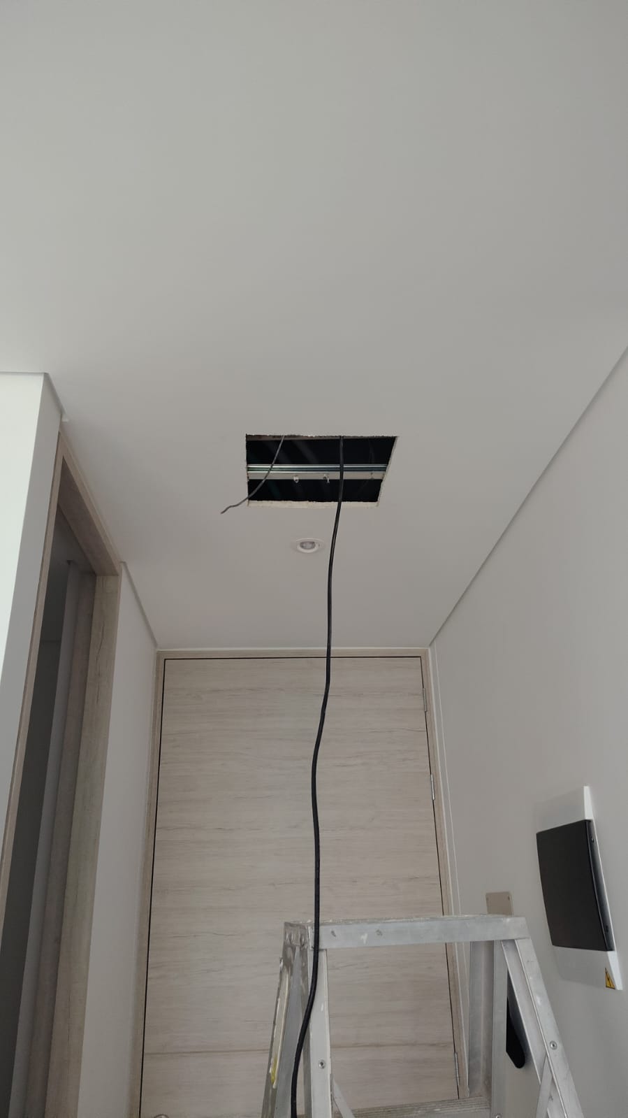 Electricos montoya - Arenas de San Pedro - Instalación de cajas de fusibles