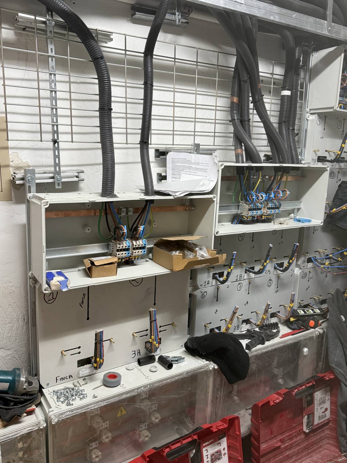 Sergio - Madrid - Fan Installation