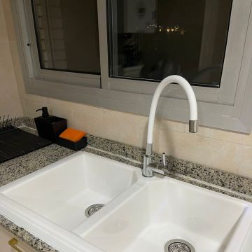 Reforma y mantenimiento y soluciónes - Barcelona - Stone or Tile Flooring Installation