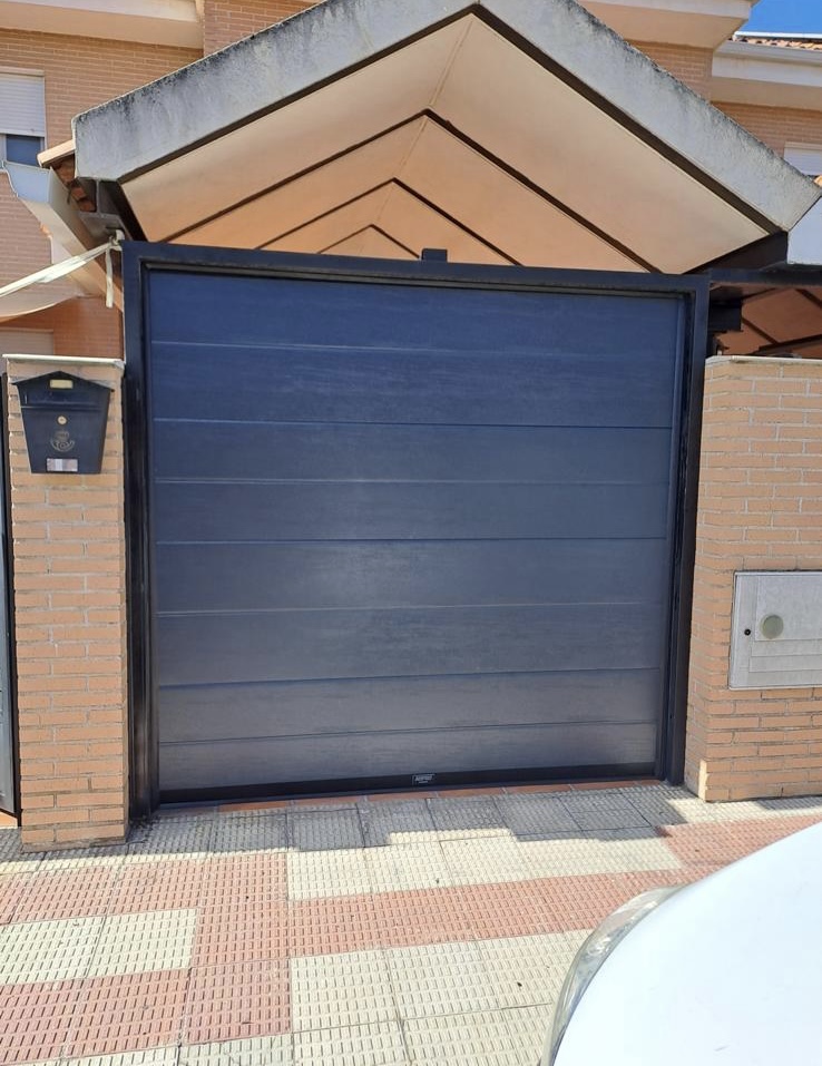 Doorguenius - Seseña - Instalación o reemplazo de la puerta del garaje