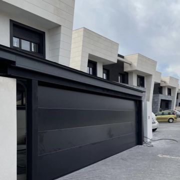 Doorguenius - Seseña - Instalación o reemplazo de la puerta del garaje