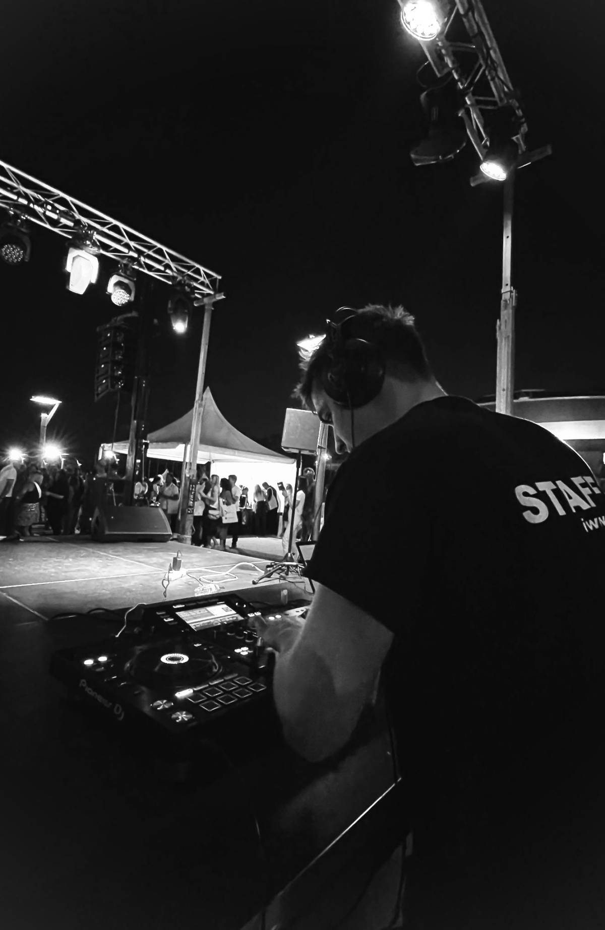 Dani Danciu - Valencia - DJ para fiesta Quinceañera