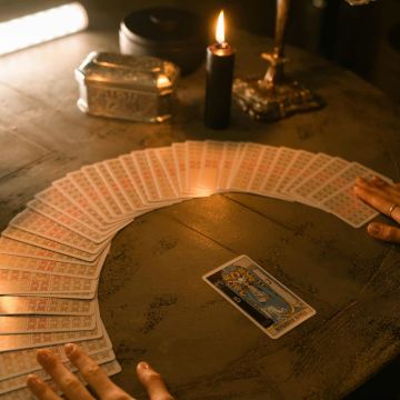 Mari Tarot glow - Málaga - Leitura de Cartas de Tarot