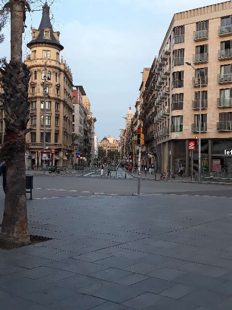 Jose Ordóñez - Barcelona - Instalação de Pavimento em Pedra ou Ladrilho
