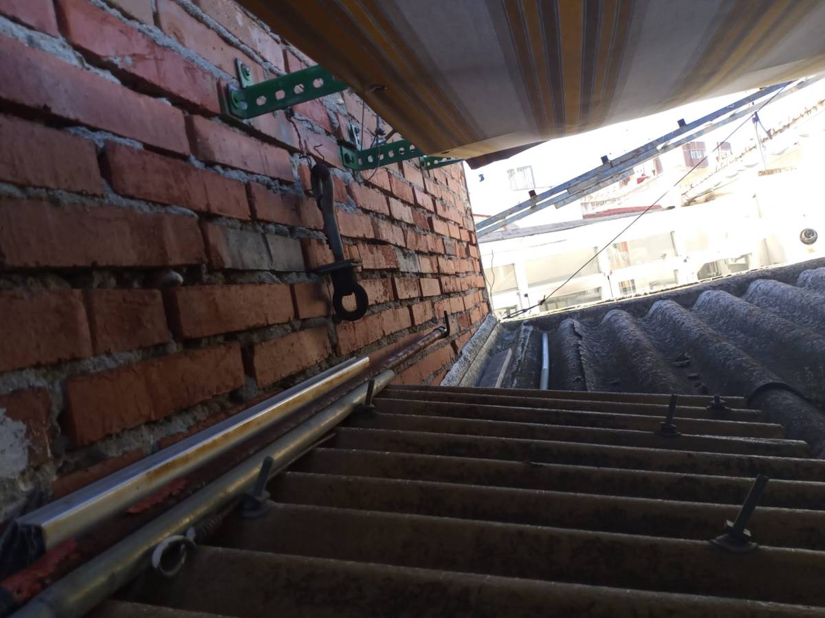 Aitv muñoz sl - Madrid - Limpieza de tejados