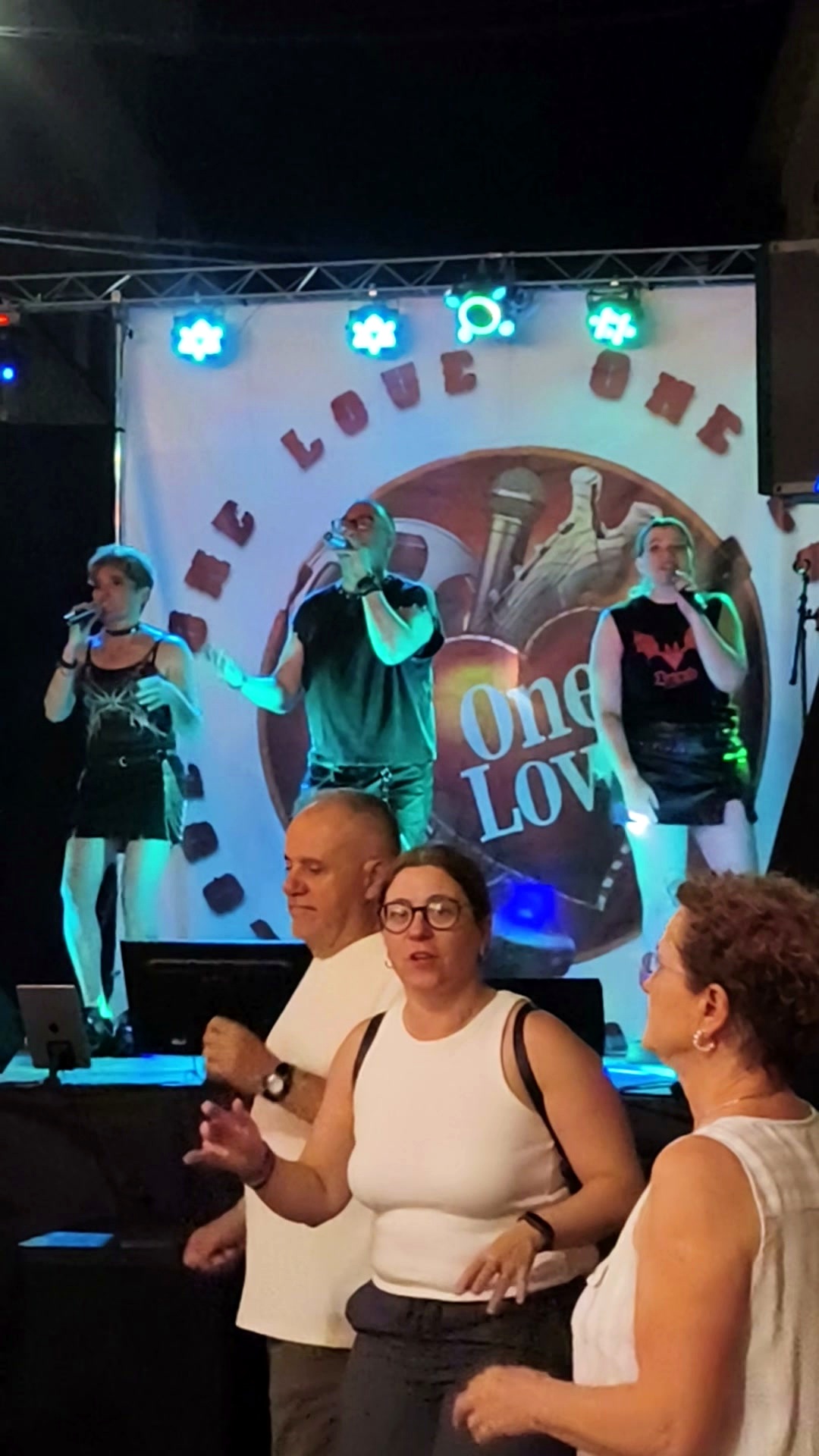 Grupo One Love - Vinaròs - Cantor para Casamentos