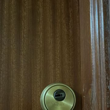 Cerraurgente - Málaga - Instalación de la puertas para mascotas