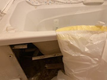 Shower and Bathtub Repair Specialist
