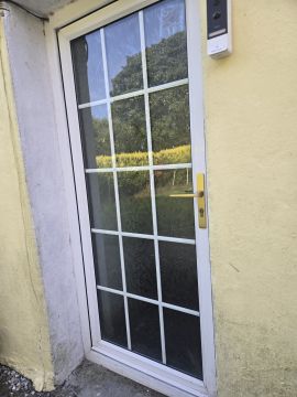 Pet Door Installer