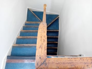 Handwerker für Treppenreparatur