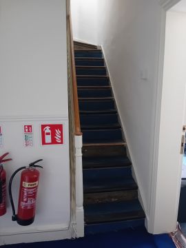 Treppe und Treppenhaus reparieren