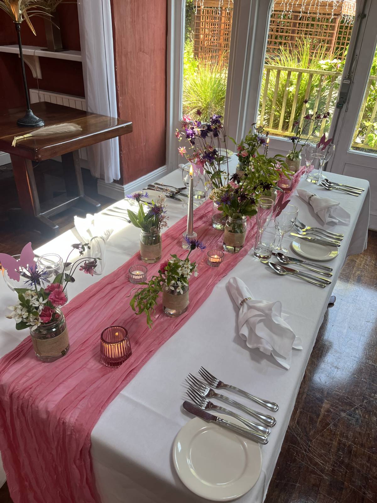 Boujee Events - Cork - Wedding Henna Tattooing