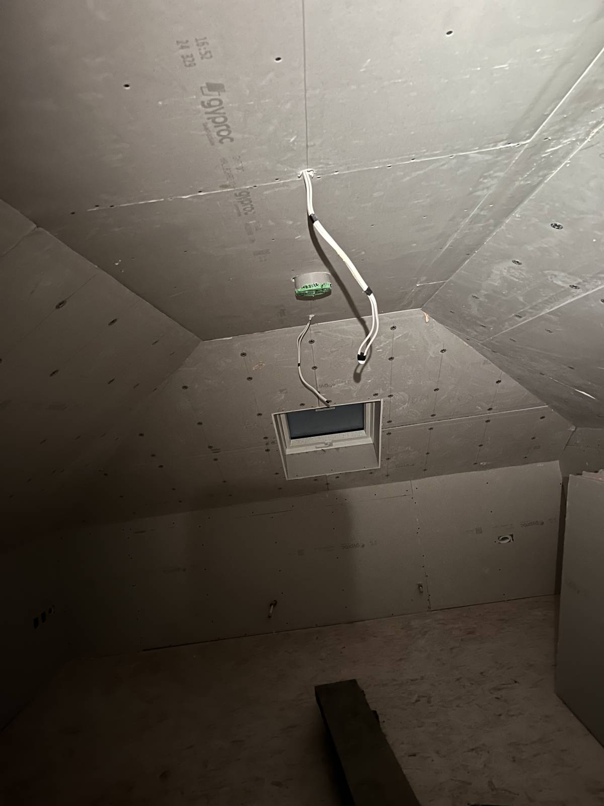 Berkich Construction Ltd. - Laois - Trockenbau reparieren und Oberflächenstruktur geben