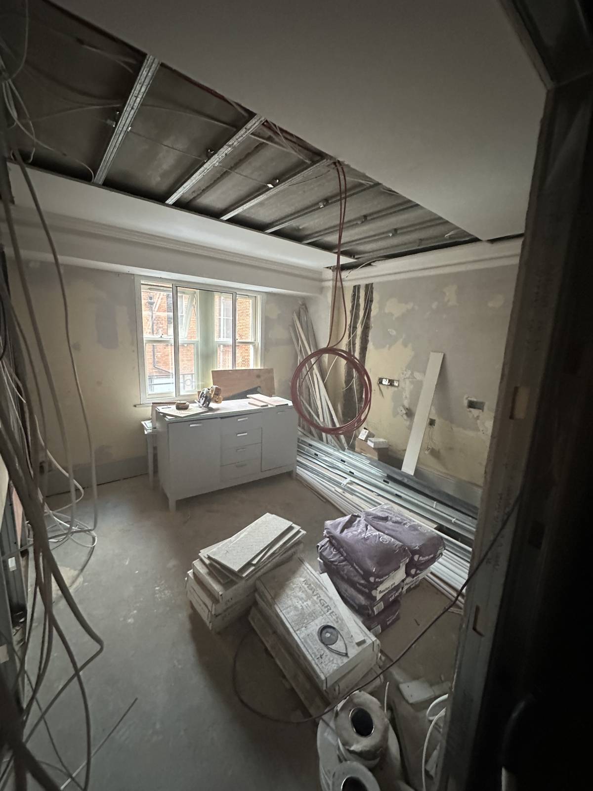 HK HANDYMAN - Dublin - Baby Gate Assembly and Installation