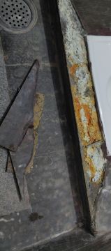 Tile Repair Specialist