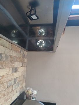 Electricista para la instalación o reemplazo de extractores de cocina