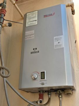Especialista en reparación o mantenimiento de calentadores de agua