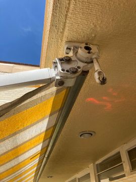 Awning Repairman
