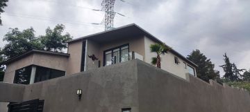 Techador para la instalación o reemplazo de tejados