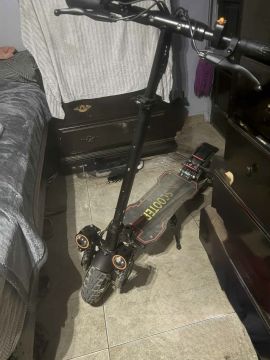 Reparación de patinete eléctrico