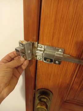Cerrajero para reparación de puertas