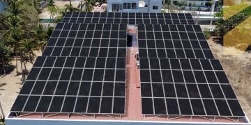 Limpieza o revisión de paneles solares