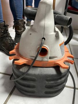 Vacuum Cleaner Repairman