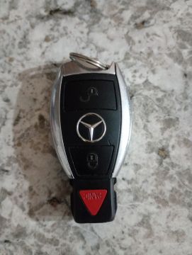 Especialista en reparación de llaves y controles para carros