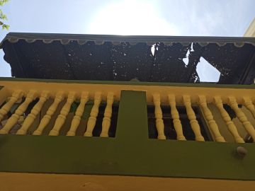Awning Repairman