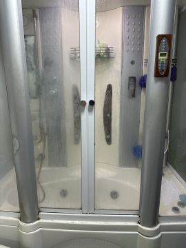 Shower and Bathtub Repair Specialist