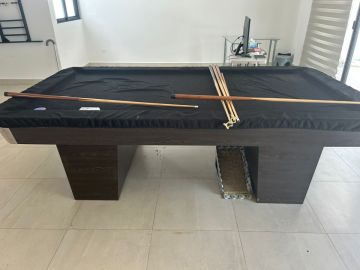 Montaje de mesas de billar