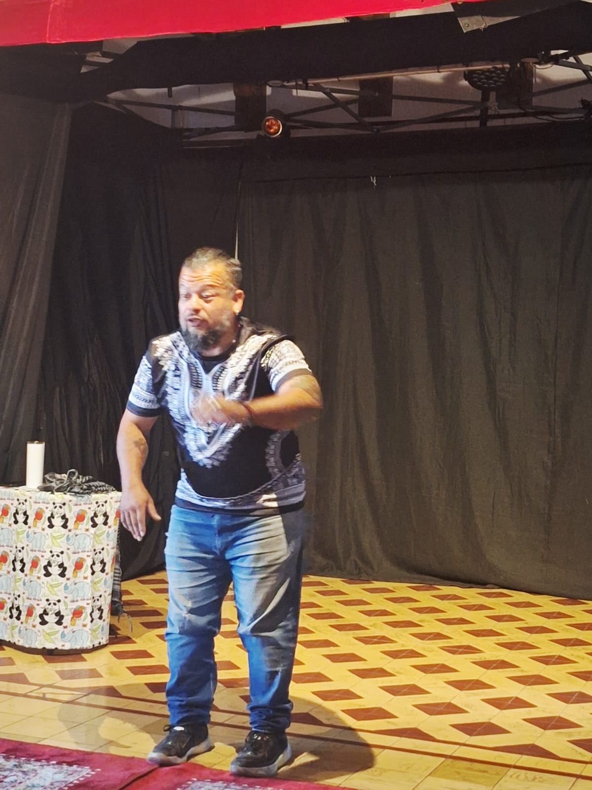 Harry guerrero el lobo cuentero - León - Charla motivacional