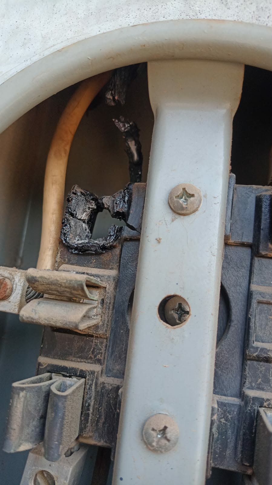 Soluciones Eléctricas Ledesma - Mexicali - Central Air Conditioning Repair