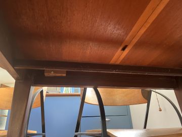 Handwerker für Möbelreparatur