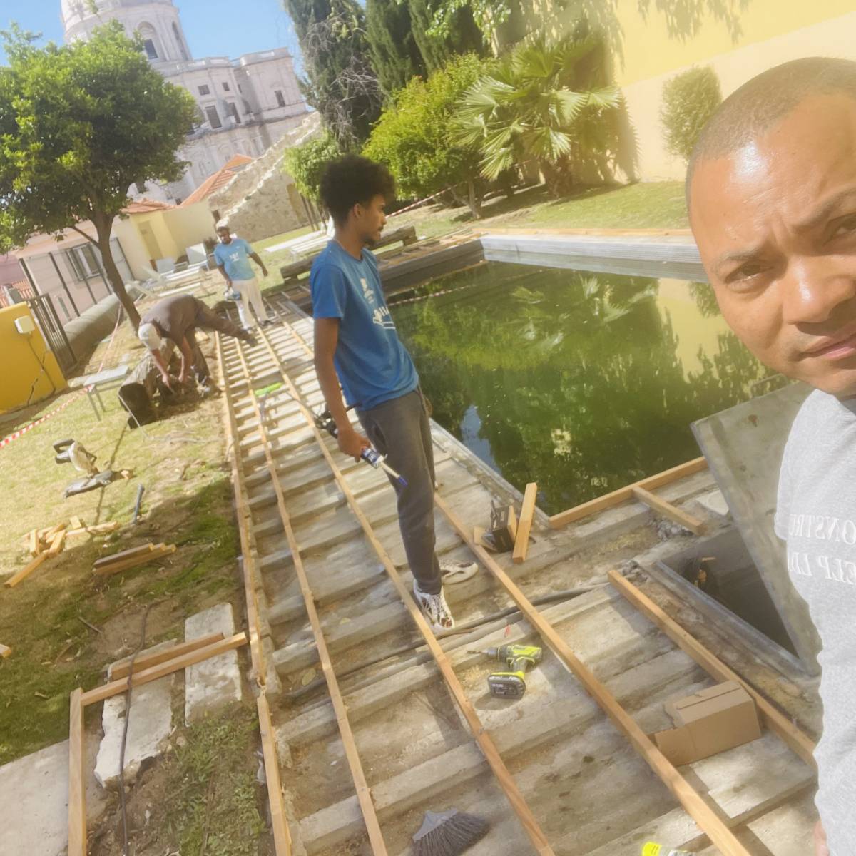 Construhelp - Torres Vedras - Revestimento de Pavimento