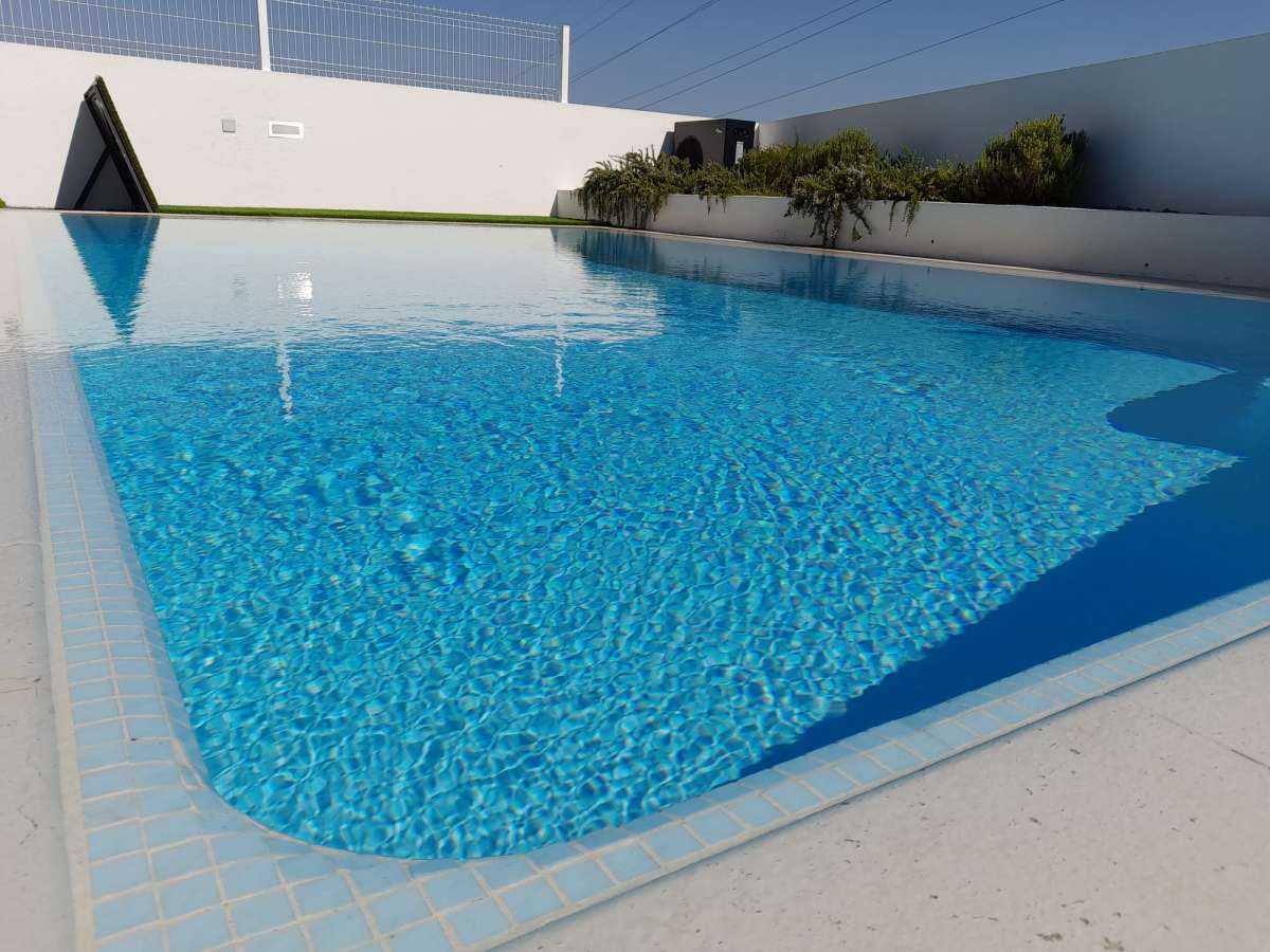 Cláudio - Setúbal - Swimming Pool Cleaning or Maintenance