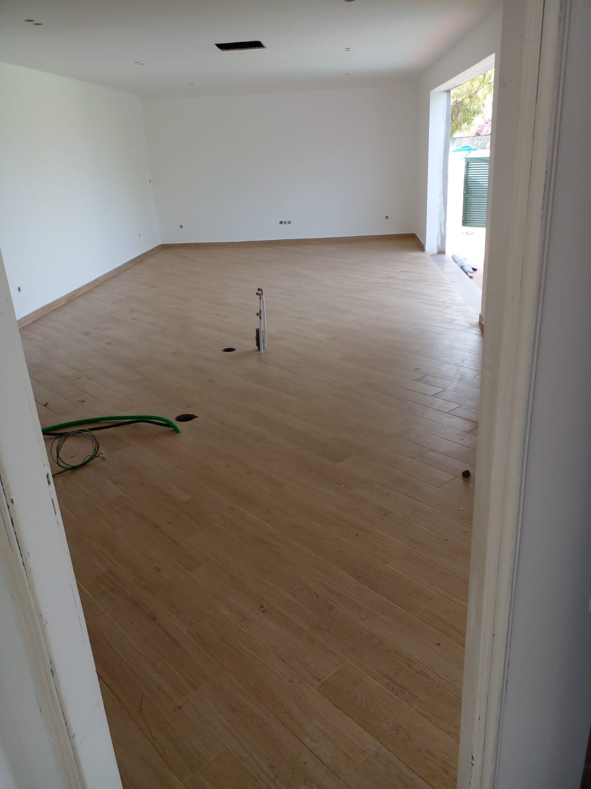 Construhelp - Torres Vedras - Revestimento de Pavimento