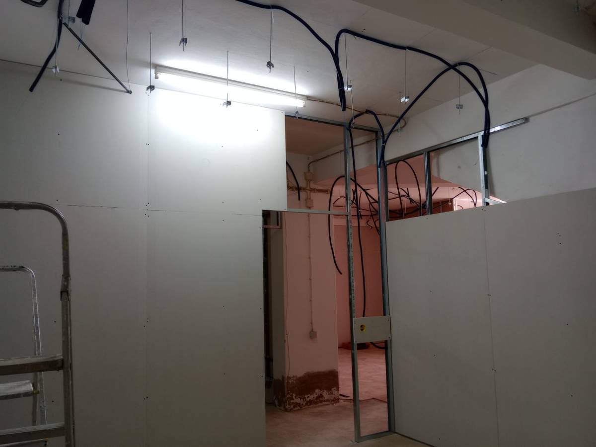 Construção e remodelação - São João da Madeira - Adición de pared interior