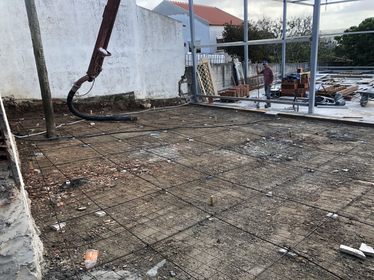 Reformoeste - Lourinhã - Stone or Tile Flooring Installation