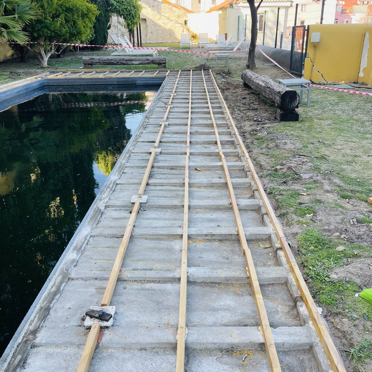 Construhelp - Torres Vedras - Instalação ou Substituição de Calhas