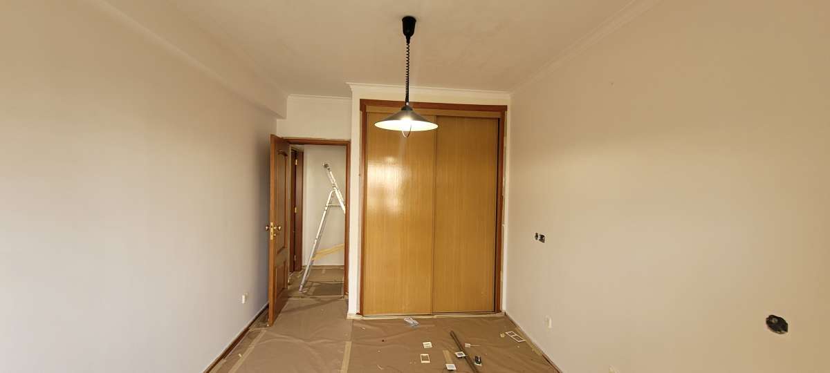 Jerry Barros - Amadora - Tile Installation