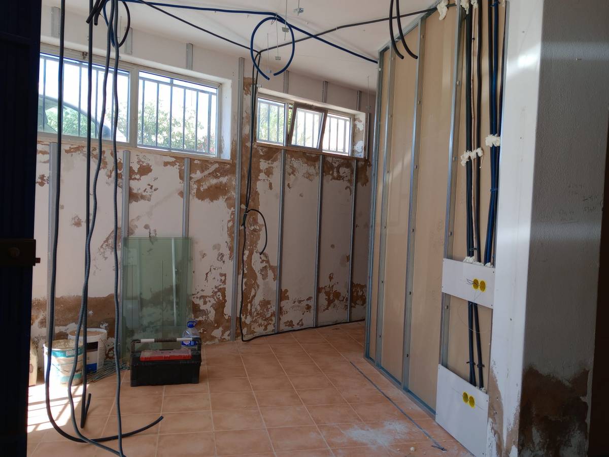 Construção e remodelação - São João da Madeira - Construção de Parede Interior