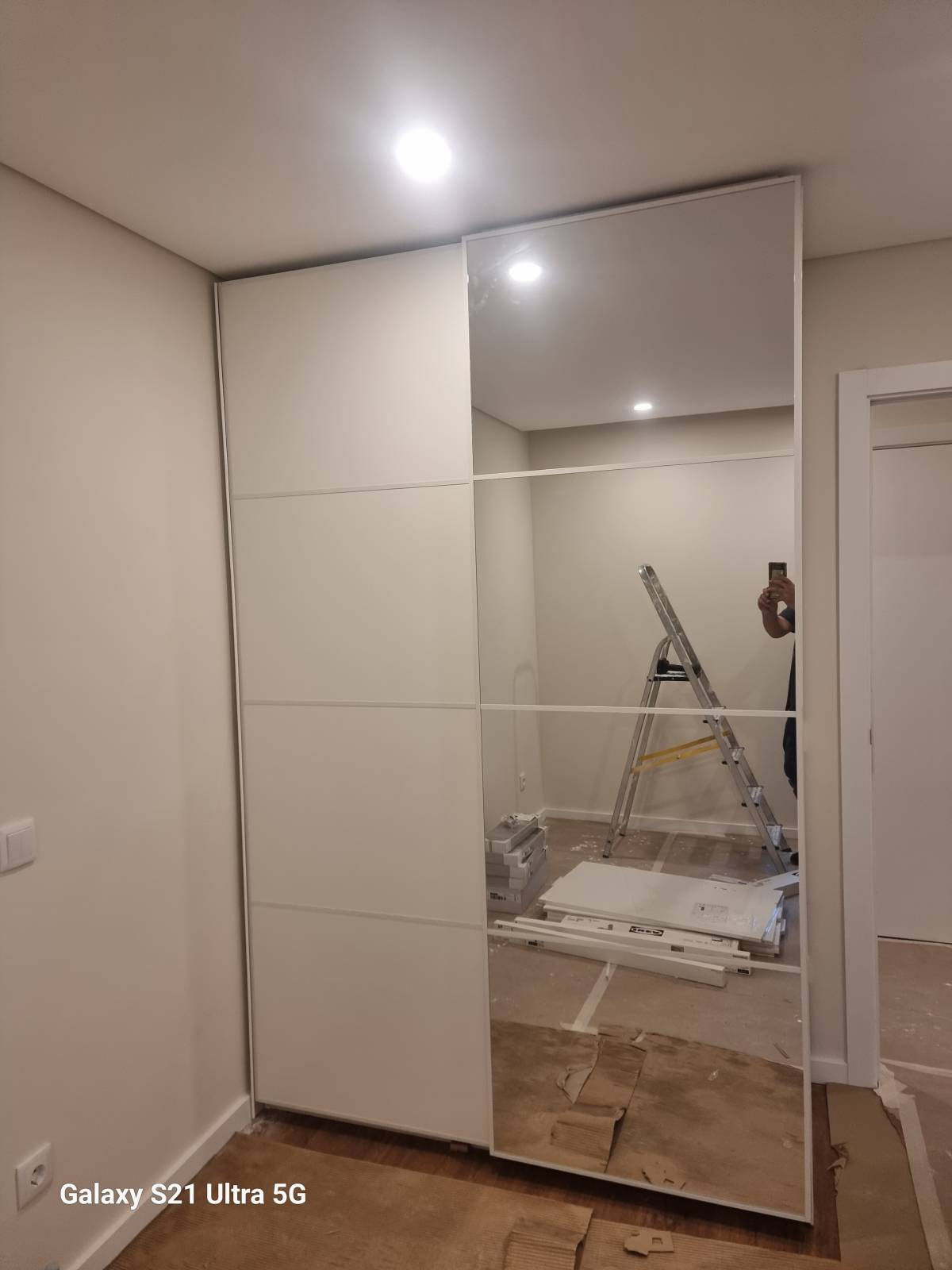 TAREK.S - Vila Nova de Gaia - Montagem de Mobiliário Feira dos Sofás
