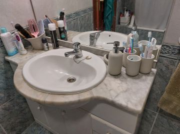 Plombier (réparation de lavabo et robinet)