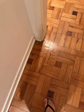 Técnico de Pisos em Madeira - Casa