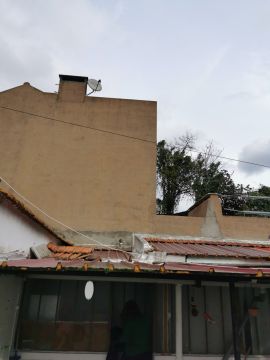 Roof Installation Professional