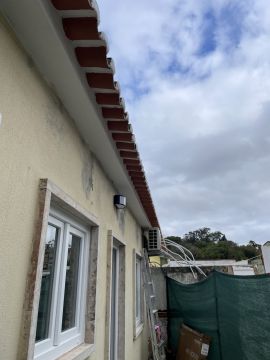 Gutter Installer