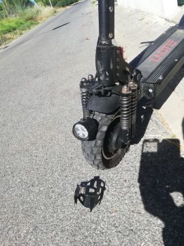 Fahrräder und Scooter