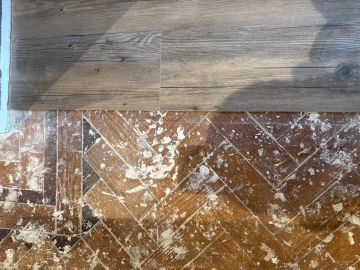 Laminate and Vinyl Flooring Specialist